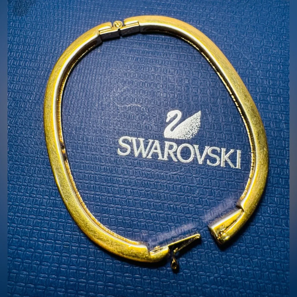 Vintage Swarovski Clear Crystal Hinged Bangle Bracelet *missing stones* - Picture 14 of 15